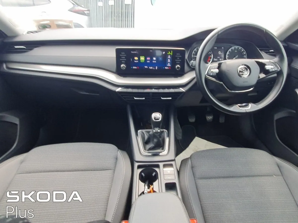 Skoda Octavia Octavia AMB 2.0tdi 115HP - Image 2