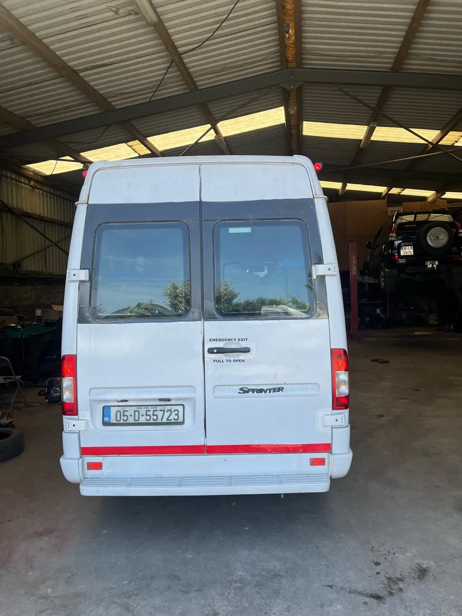 Mini bus - Image 4