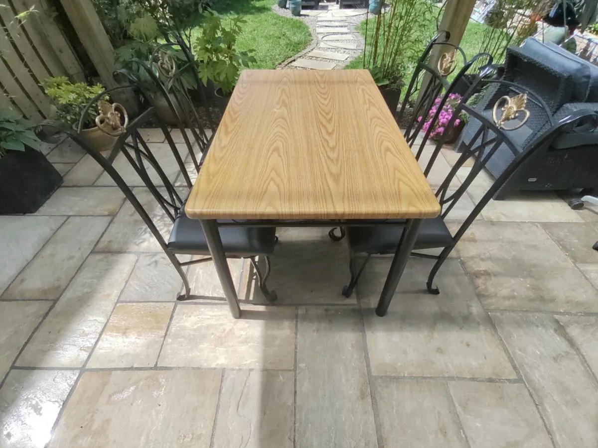 Kitchen dining table - Image 1