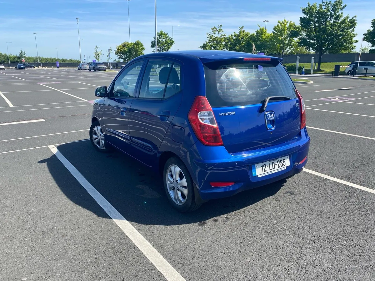 Hyundai i10 deluxe edition *price negotiable* - Image 2