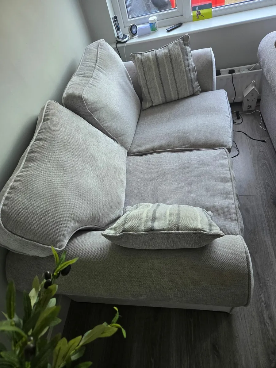 Sofa - Image 4