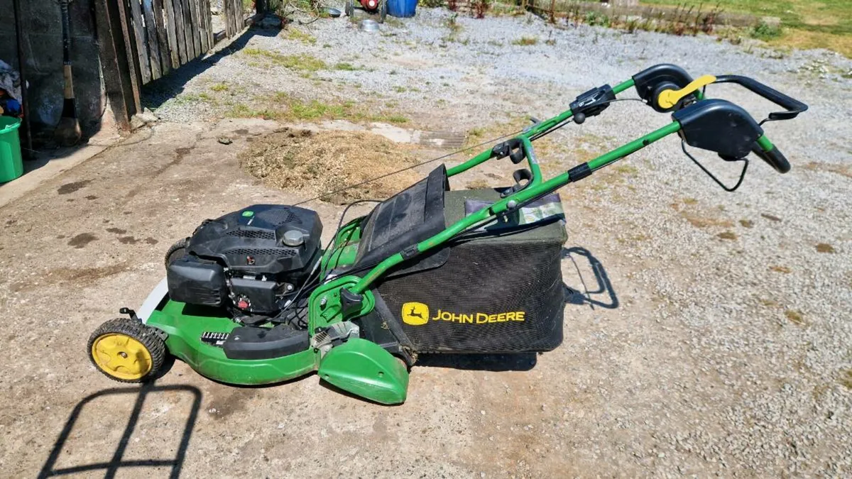 Self-propelled mower - Image 1