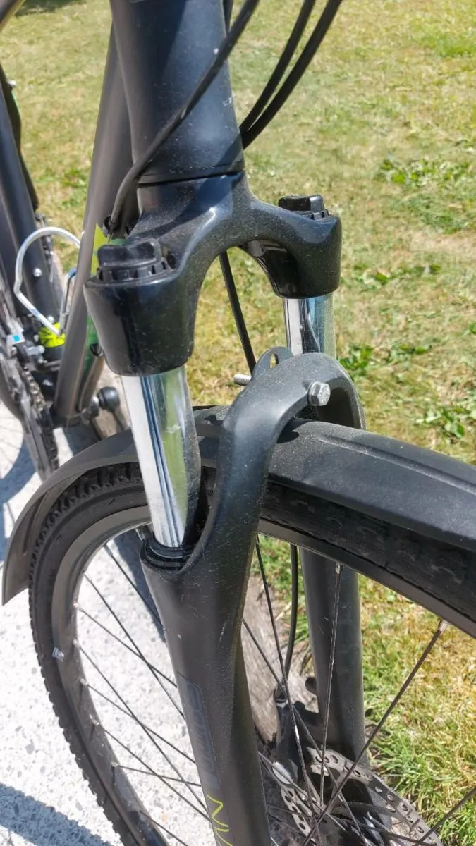 Mens and a ladies Bikes - Image 4