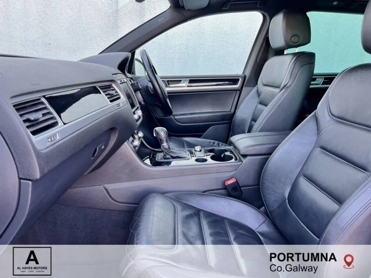 Volkswagen Touareg Automatic R-line  3.0 TDI V6 2 - Image 4