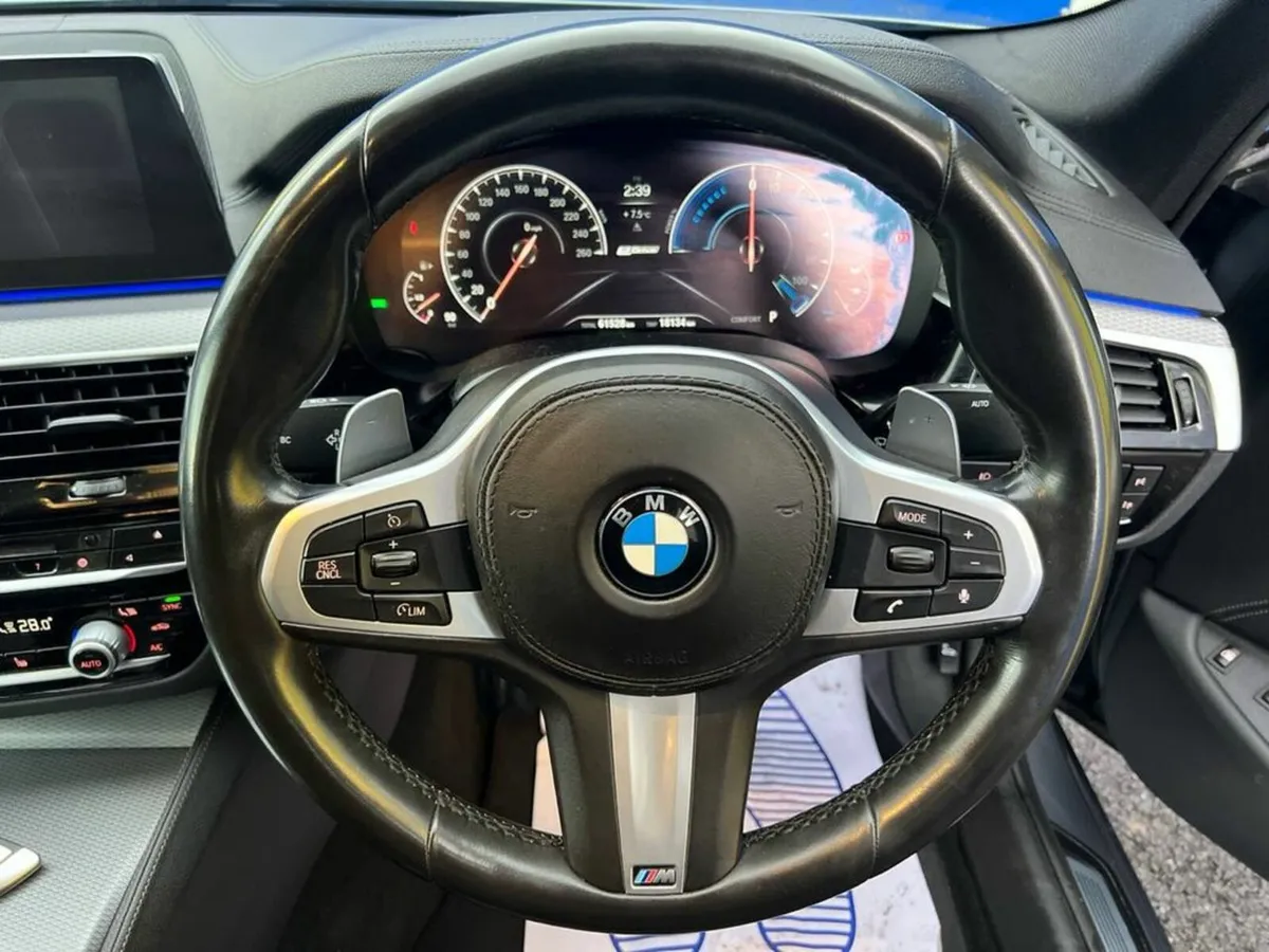 BMW 5-Series 530e 2.0 PLUG-IN HYBRID M-SPORT AUTO - Image 4