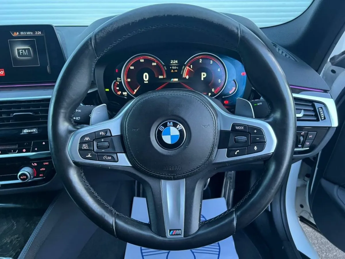 BMW 5-Series 523d M-SPORT 2.0 AUTO // FULL SERVICE - Image 4