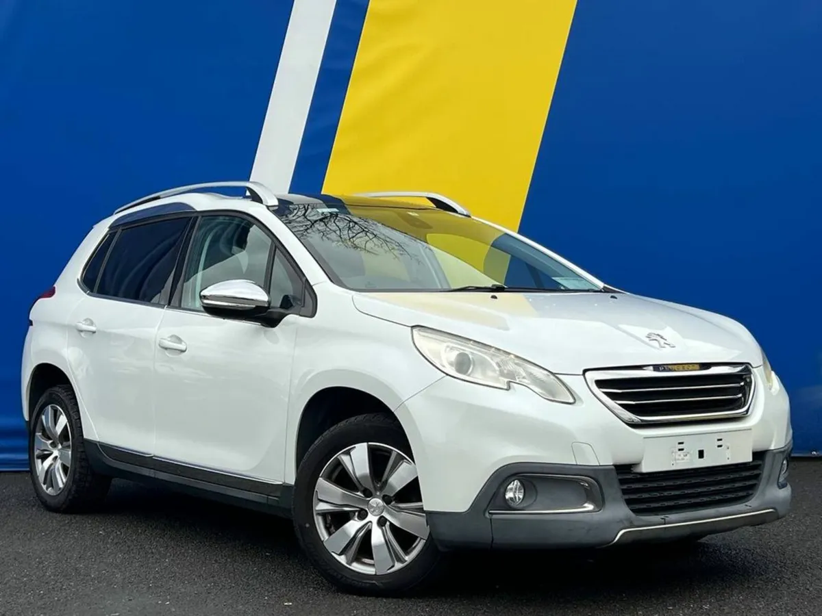 Peugeot 2008 CIELO 1.2 AUTO // PANORAMIC SUNROOF / - Image 1