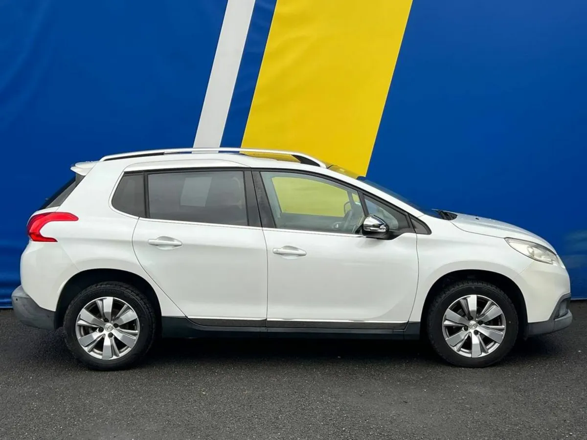 Peugeot 2008 CIELO 1.2 AUTO // PANORAMIC SUNROOF / - Image 3