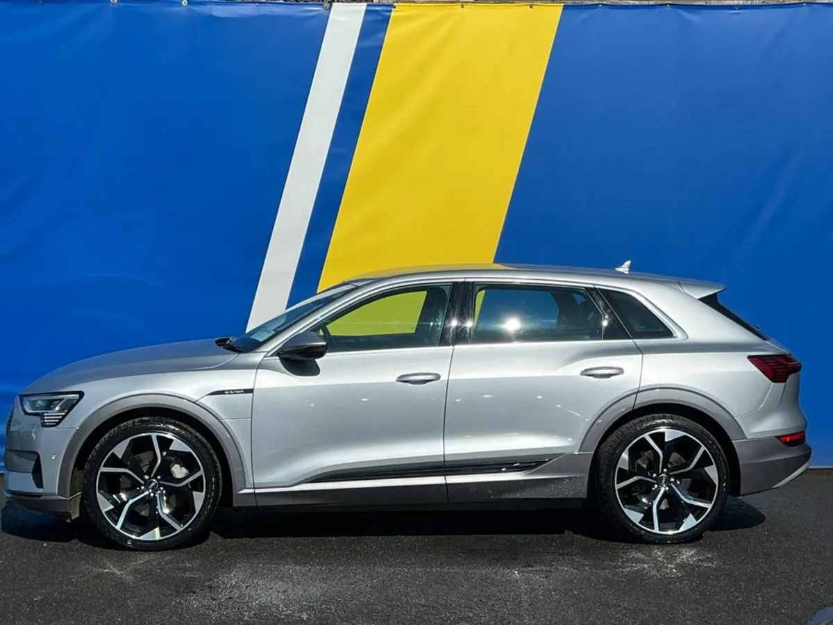 Audi e-tron 50 QUATTRO AUTO // NEW 22" RSQ8 ALLOYS - Image 3