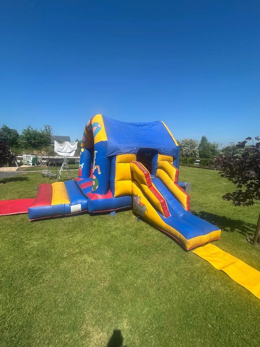 Bouncy castle - Image 1