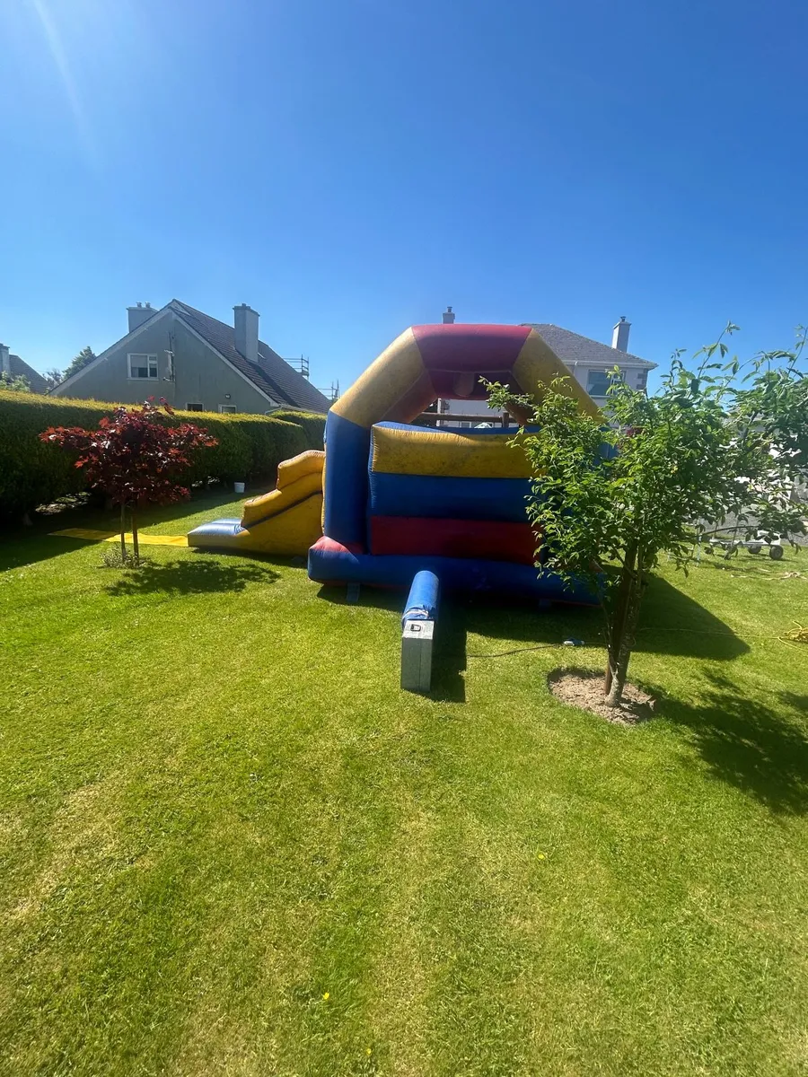 Bouncy castle - Image 3