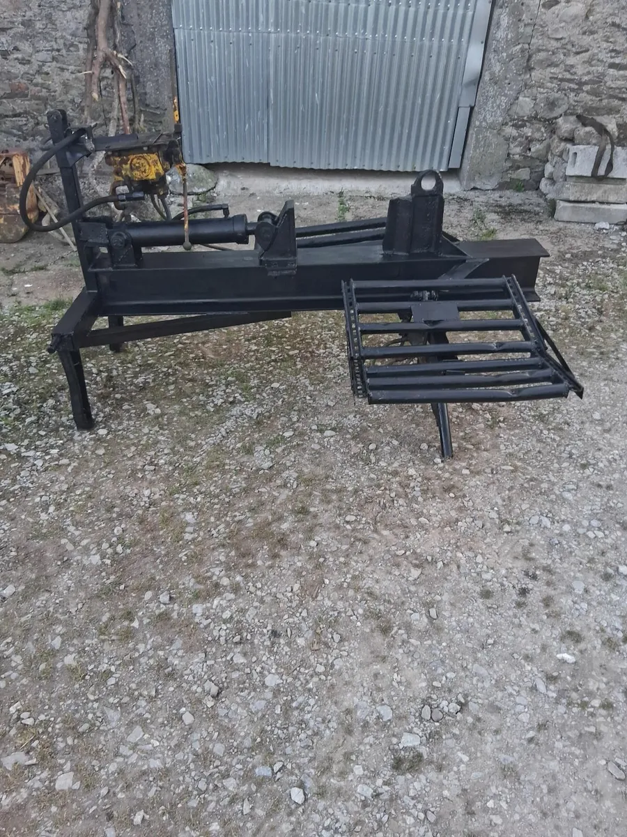 Log splitter with log lift. - Image 4
