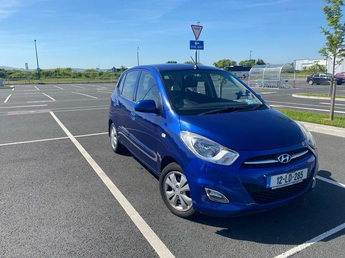 Hyundai i10 deluxe edition *price negotiable* - Image 1