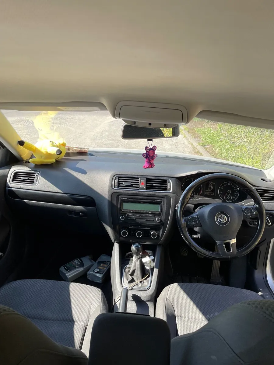 Volkswagen Jetta 2011 - Image 3