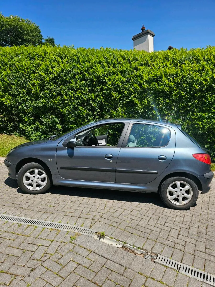 Peugeot 206 , Automatic, for parts or repair - Image 1