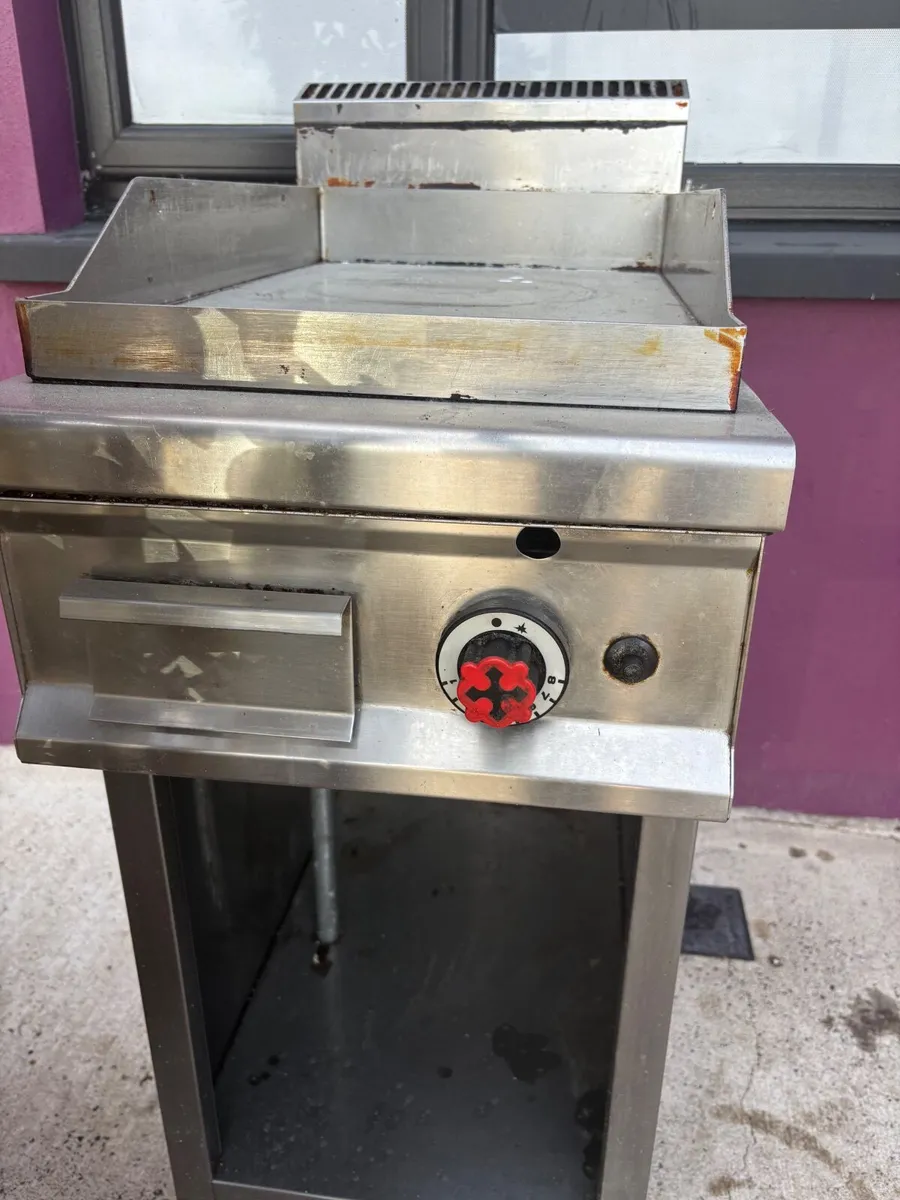 Small gas flat top griddle - Image 1
