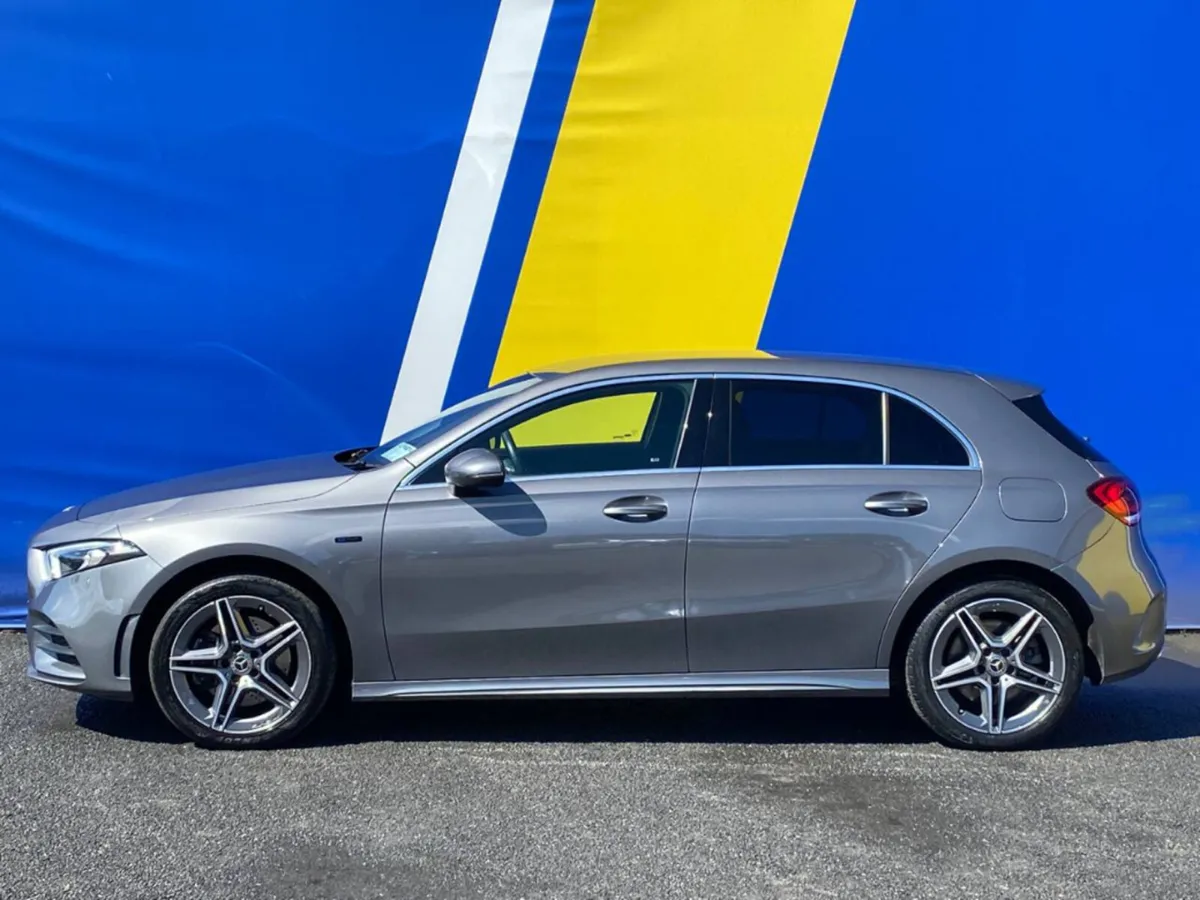 Mercedes-Benz A-Class A250e AMG-LINE 1.3 PLUG-IN H - Image 3