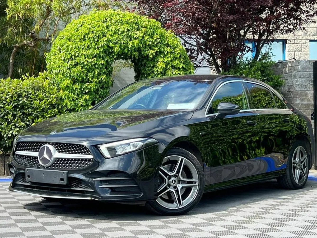 Mercedes-Benz A-Class A250e AMG-LINE EXECUTIVE 1.3 - Image 1