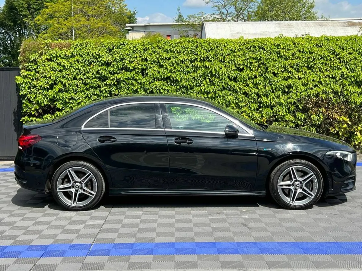 Mercedes-Benz A-Class A250e AMG-LINE EXECUTIVE 1.3 - Image 2