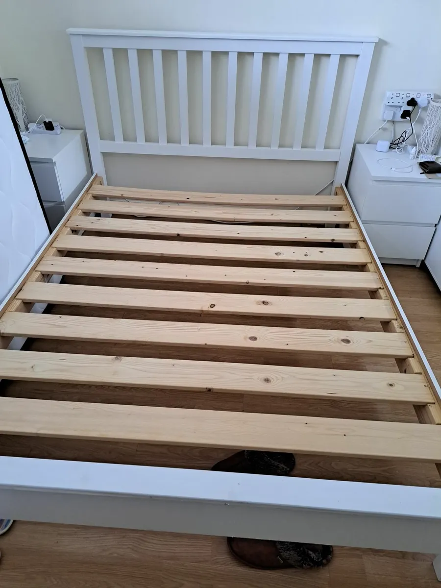 Bed frame with mattress - Image 1