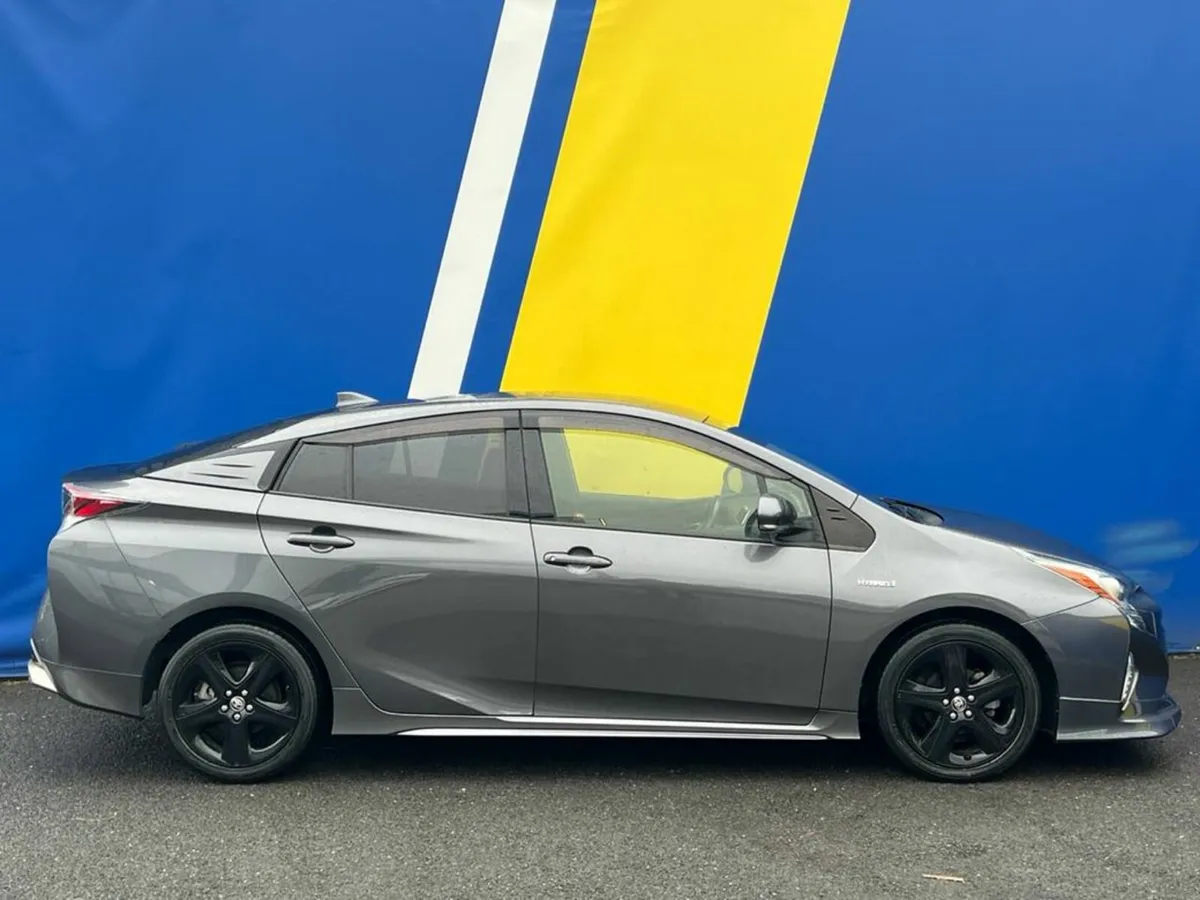 Toyota Prius 1.8 HYBRID A-TOURING SELECTION AUTO / - Image 2