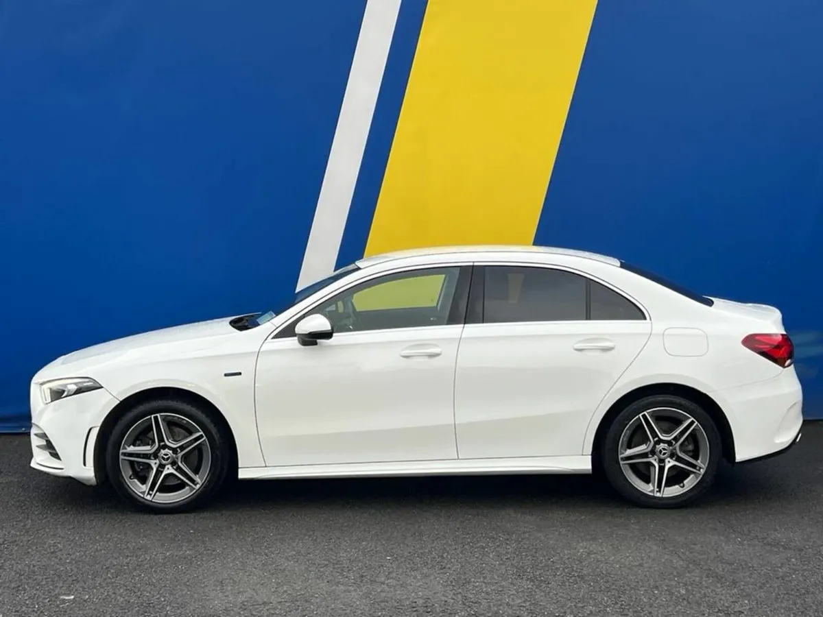 Mercedes-Benz A-Class A250e AMG-LINE 1.3 PLUG-IN H - Image 3