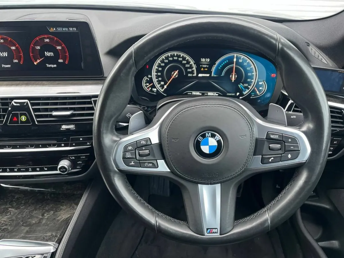 BMW 5-Series 530e M-SPORT PLUG-IN HYBRID AUTO // F - Image 4