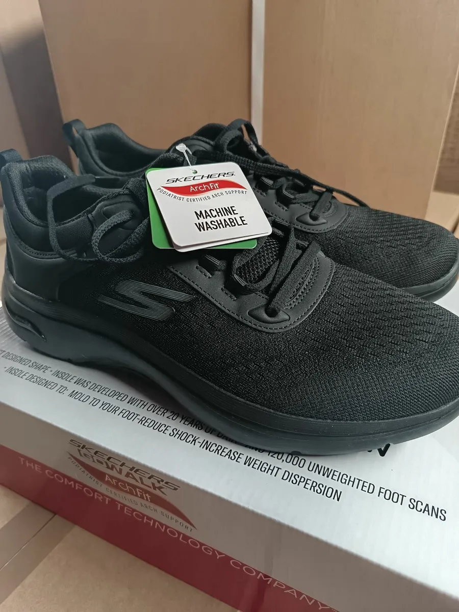 Sketchers trainers - Image 1