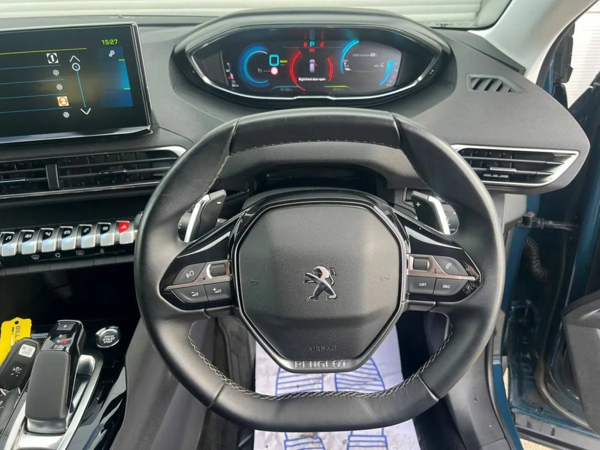 Peugeot 3008 ALLURE 1.6 PLUG-IN HYBRID AUTO // SER - Image 4