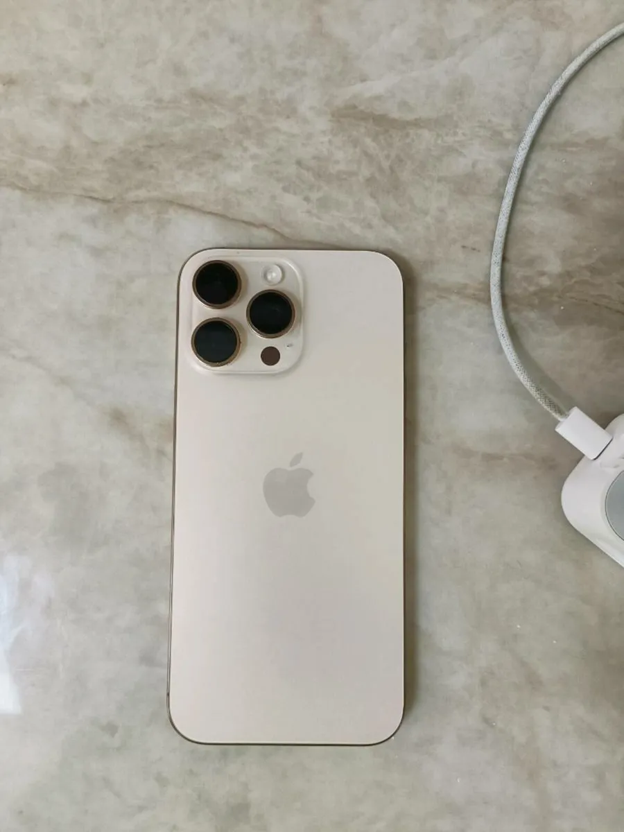 iPhone 16 pro max - Image 4