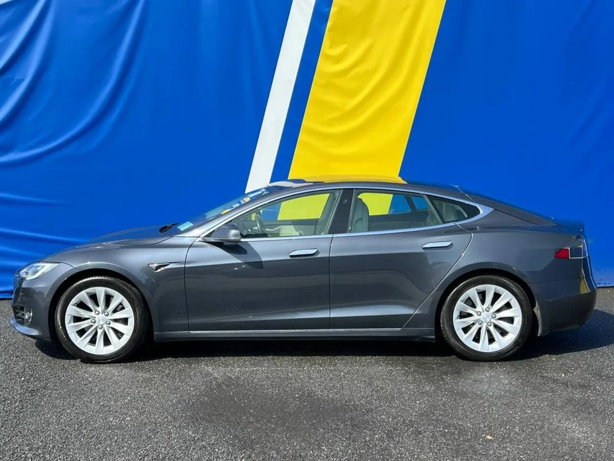 Tesla Model S 75 // PANORAMIC SUNROOF // 19" MULTI - Image 4
