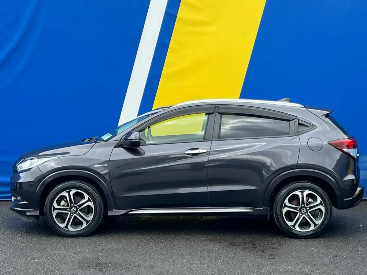 Honda Vezel Z-SENSING 1.5 HYBRID AUTO // ADAPTIVE - Image 3