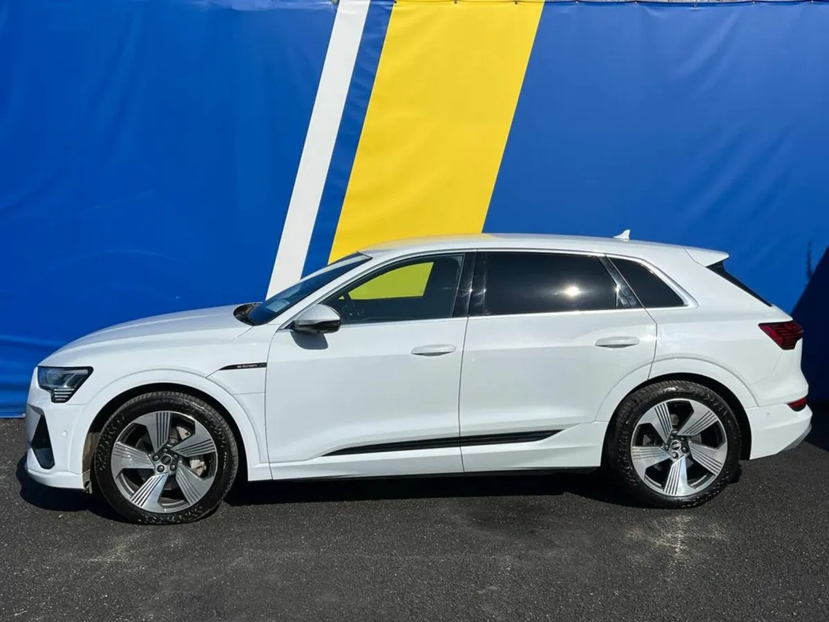 Audi e-tron S-LINE 50 QUATTRO AUTO // S-LINE SPORT - Image 3
