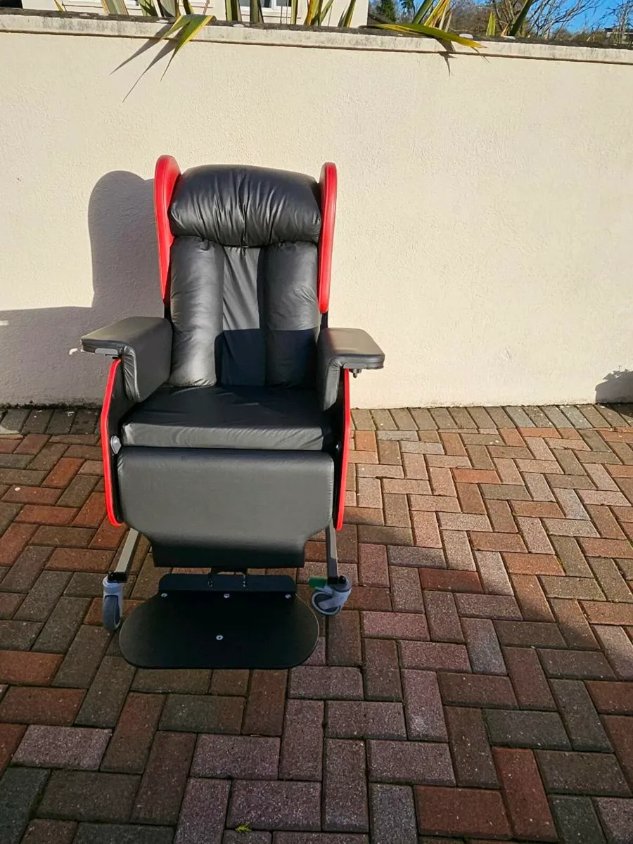 Therapeutic wheelchair - Image 1