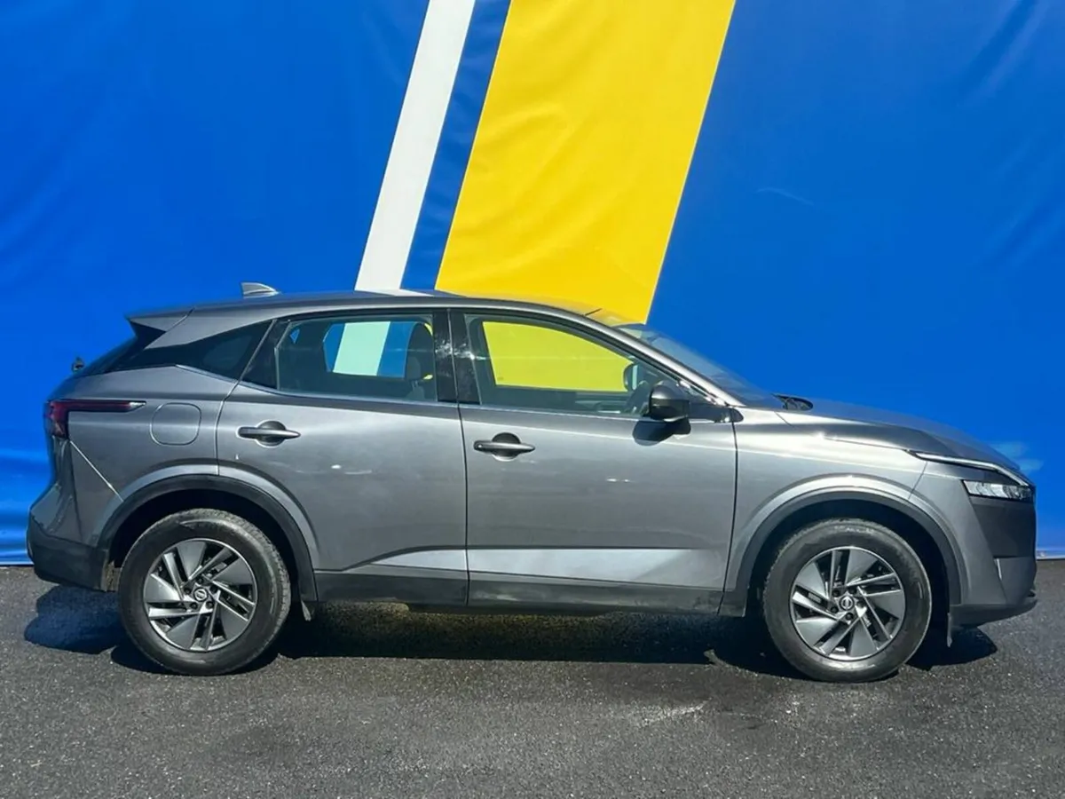 Nissan Qashqai 1.3 SV // 2 YEAR NCT // PARKING SEN - Image 2