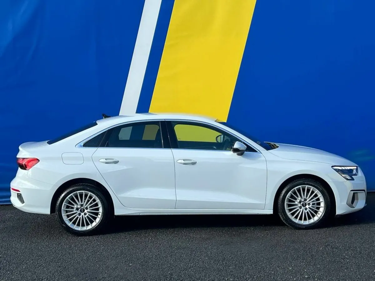Audi A3 ADVANCED 1.0 TFSI AUTO // FULL SERVICE HIS - Image 2