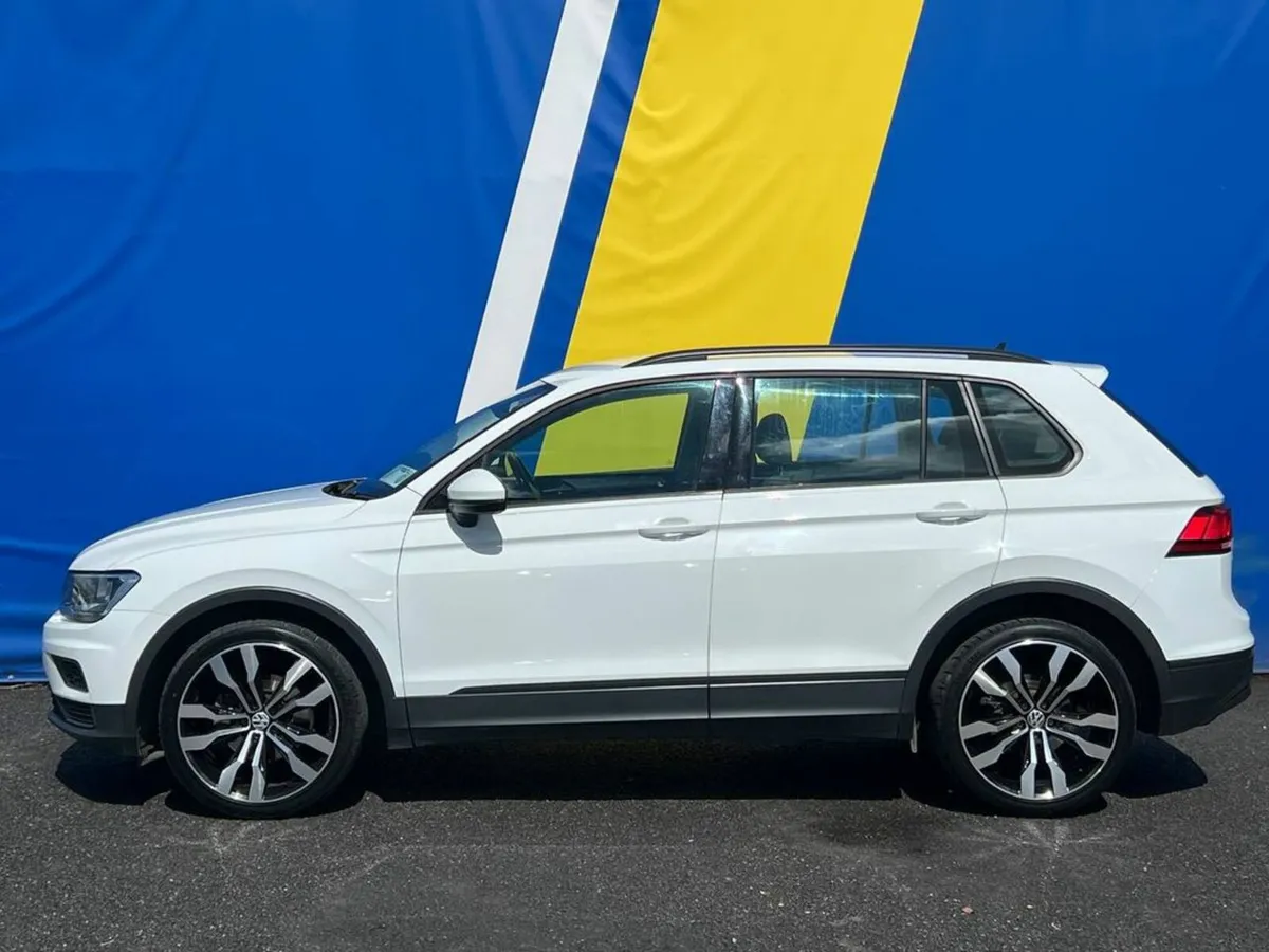 Volkswagen Tiguan R-LINE PACK 2.0 TDI // TRENDLINE - Image 3