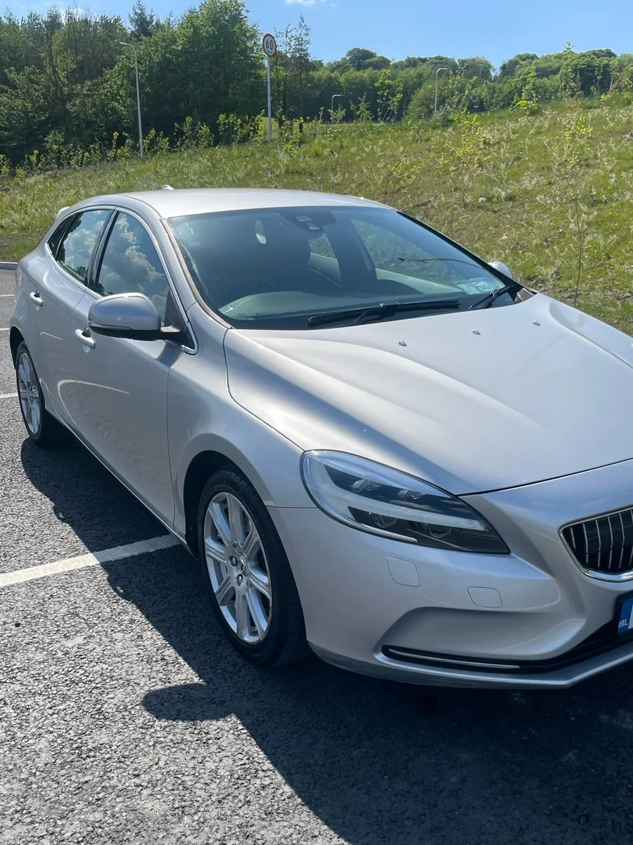 Volvo V40 D3 2.0 Diesel automatic - Image 1