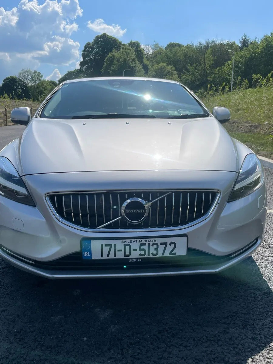 Volvo V40 D3 2.0 Diesel automatic - Image 3