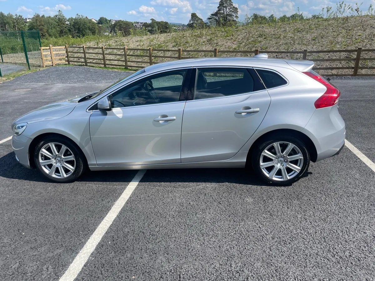 Volvo V40 D3 2.0 Diesel automatic - Image 4