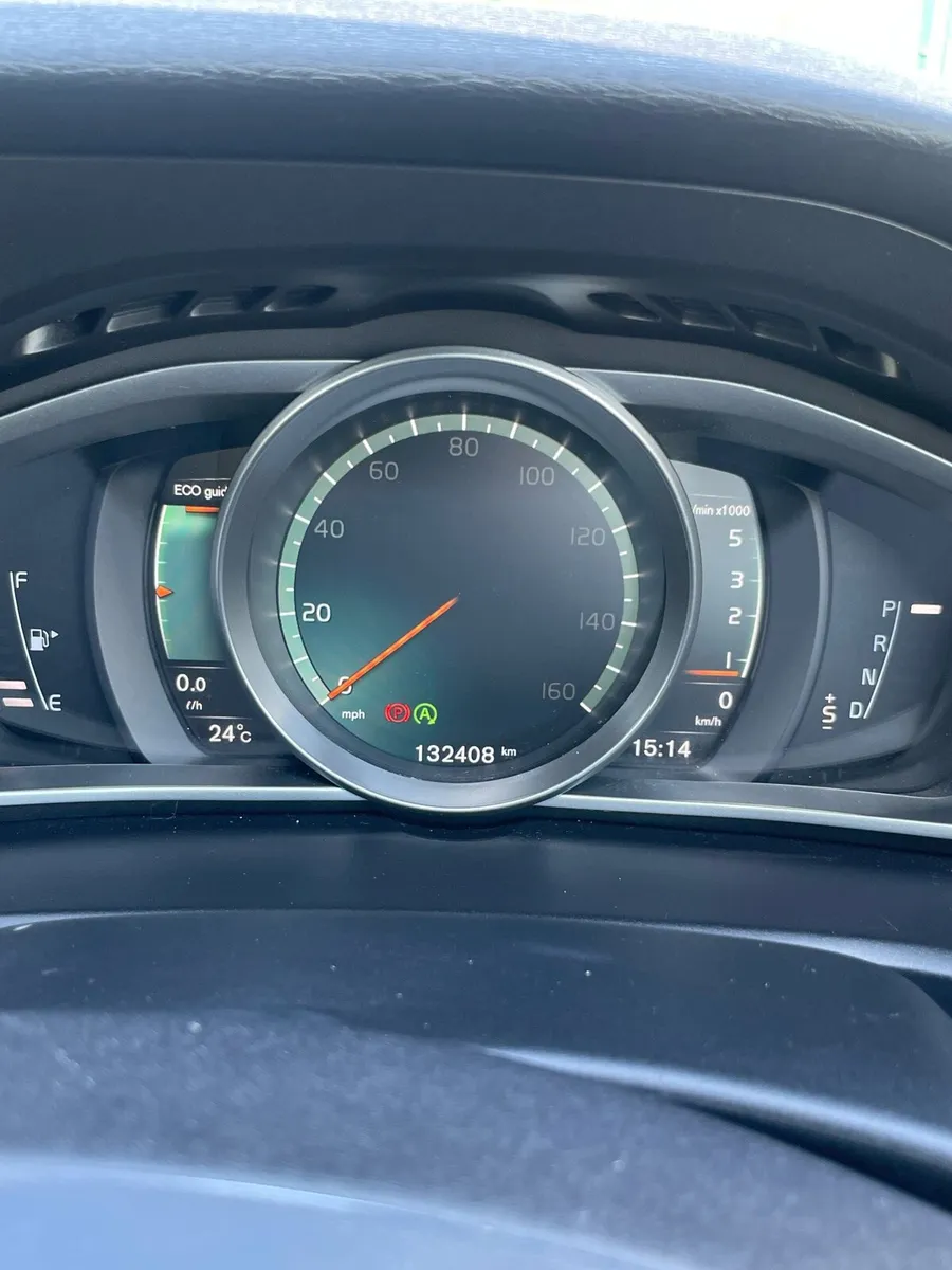 Volvo V40 D3 2.0 Diesel automatic - Image 2