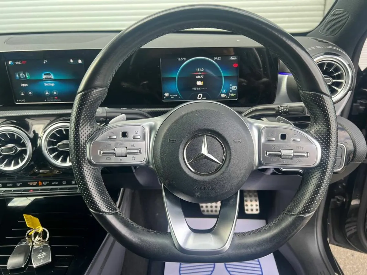 Mercedes-Benz A-Class A250e AMG-LINE 1.3 HYBRID // - Image 4