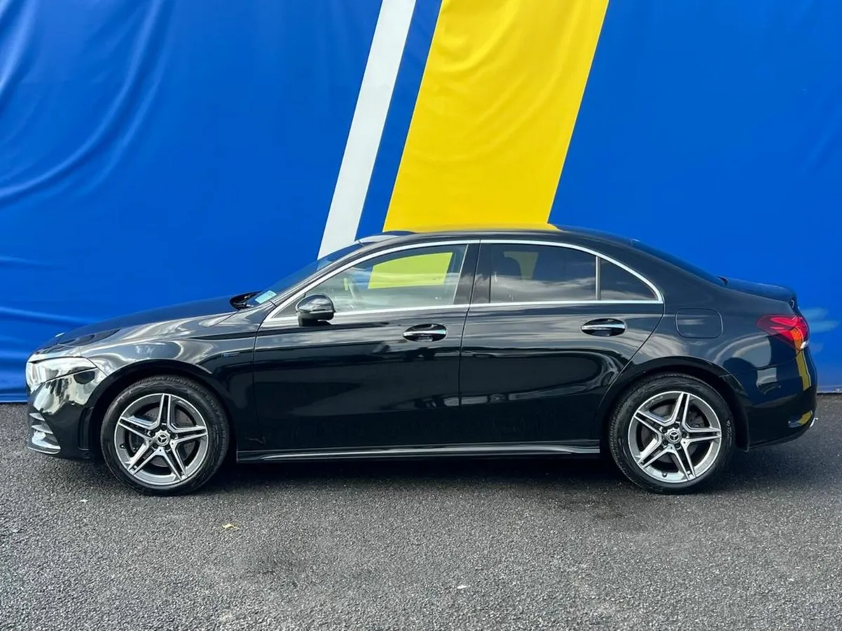 Mercedes-Benz A-Class A250e AMG-LINE PREMIUM 1.3 H - Image 3