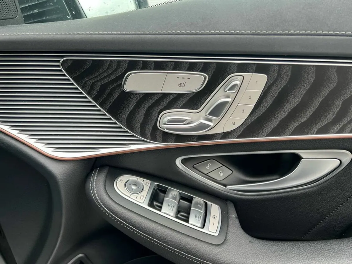 Mercedes-Benz EQC 400 AMG-LINE PREMIUM PLUS 4MATIC - Image 3