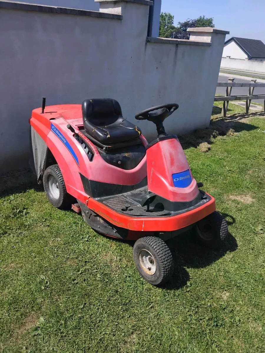 Ride on lawnmower 17.5hp - Image 1