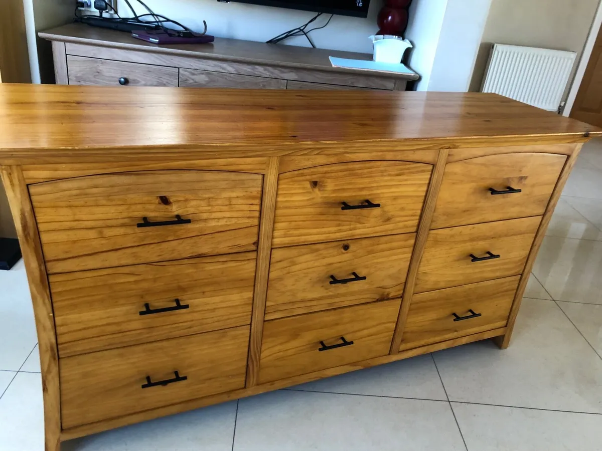 Bedroom furniture - Image 1