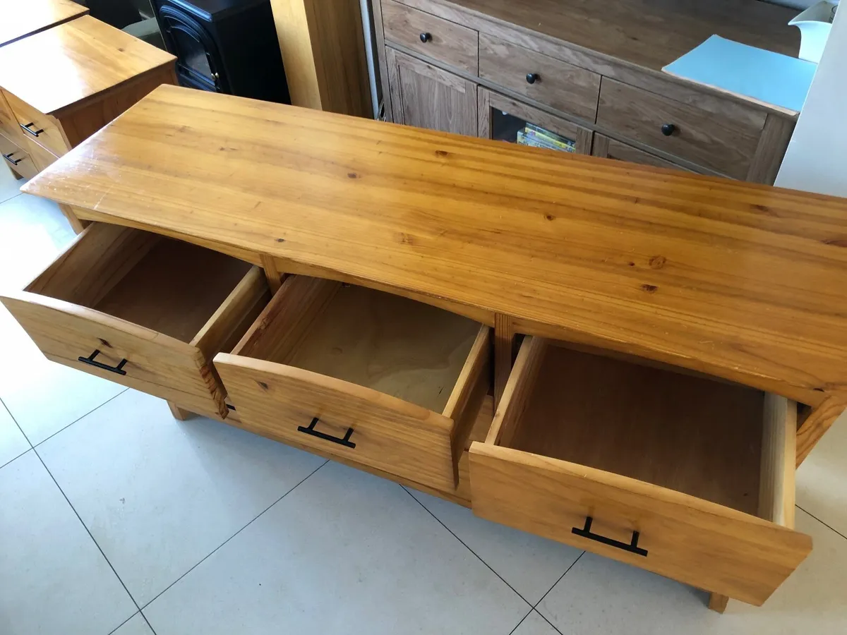 Bedroom furniture - Image 3