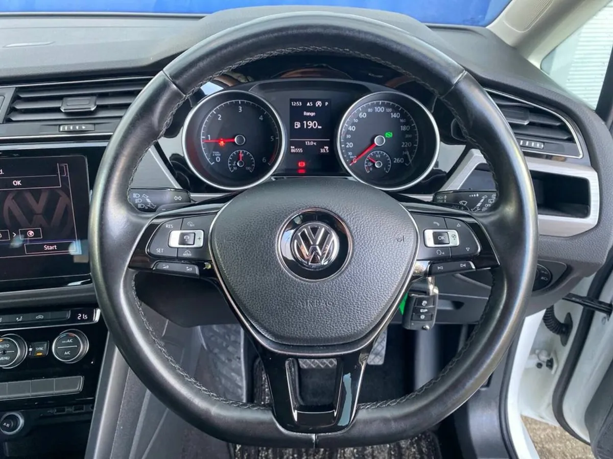 Volkswagen Touran COMFORTLINE 2.0 TDI 7-SEATER AUT - Image 4