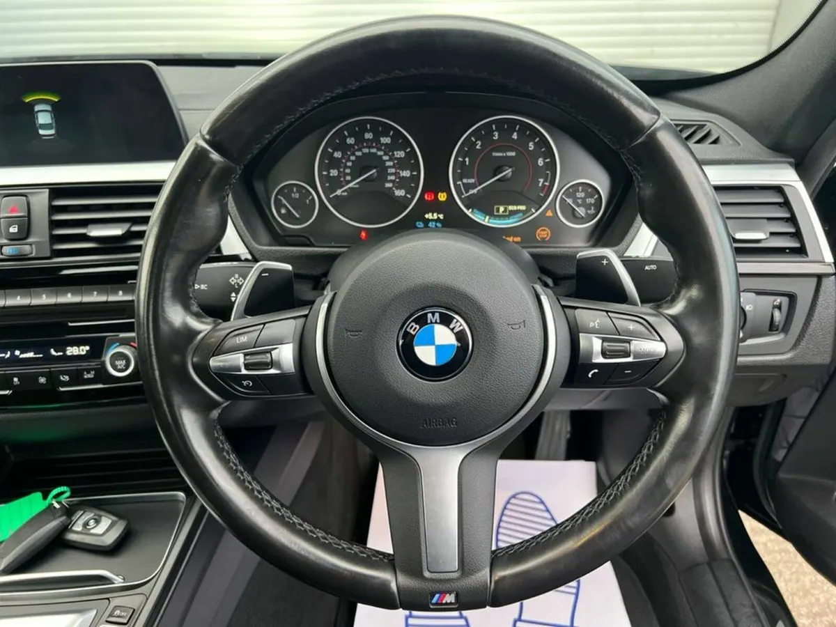 BMW 3-Series 330e M-SPORT 2.0 HYBRID AUTO // DIGIT - Image 4
