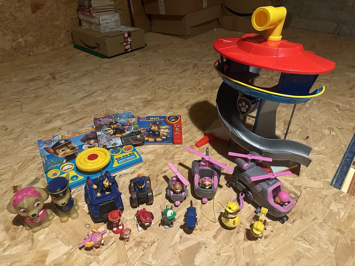 Paw patrol tower, vehicles, figures and books - Image 1